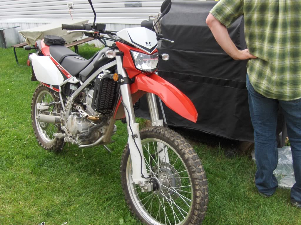 Name:  KLX250S003.jpg
Views: 369
Size:  211.1 KB